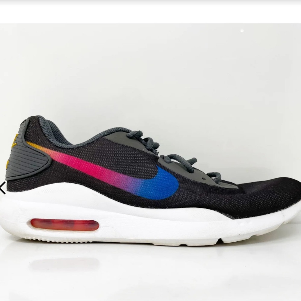 Women’s Nike Air Max Oketo Size 7
